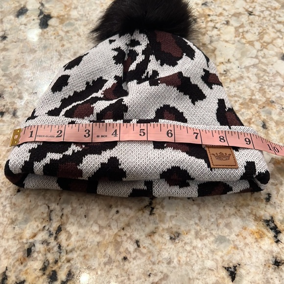 Panache Animal Print lined hat with faux fur Pom Pom - New without Tags - Picture 6 of 6